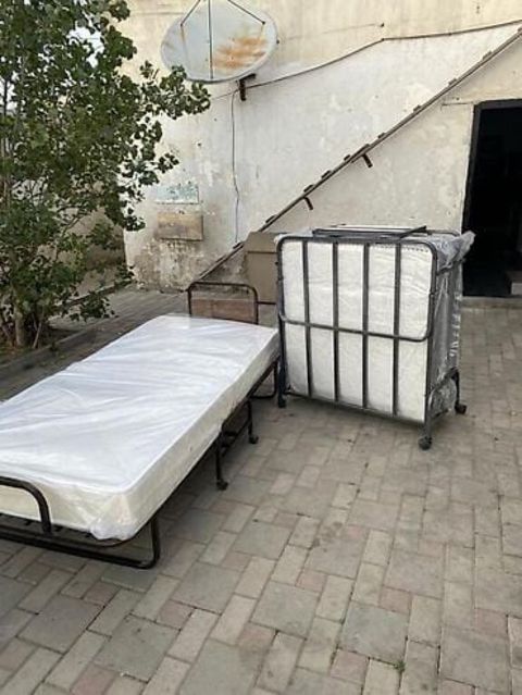 Qatlanan çarpayı — Bakı