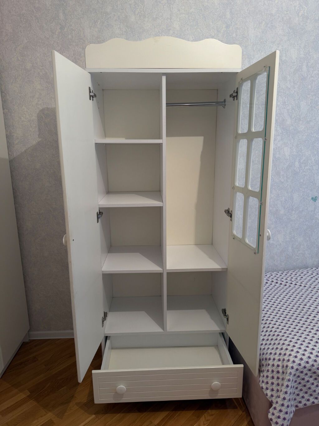 Usaq otagi ucun dolab. Hec bir problemi yoxdur. Olculeri 170x80x47 — Şkaflar, səndinlər, tumbalar, Bakı (2)