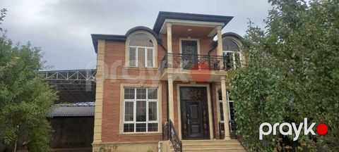 Satılır 5 otaqlı həyət evi/bağ evi 245 m²
