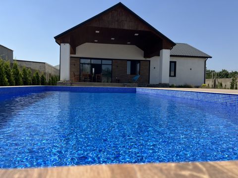 Satılır 4 otaqlı həyət evi/bağ evi 140 m² — Bakı