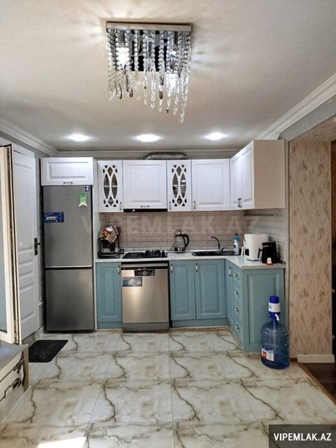 Yasamal rayonunda 2 otaqlı Köhnə tikili Satılır, 70 m² — Bakı