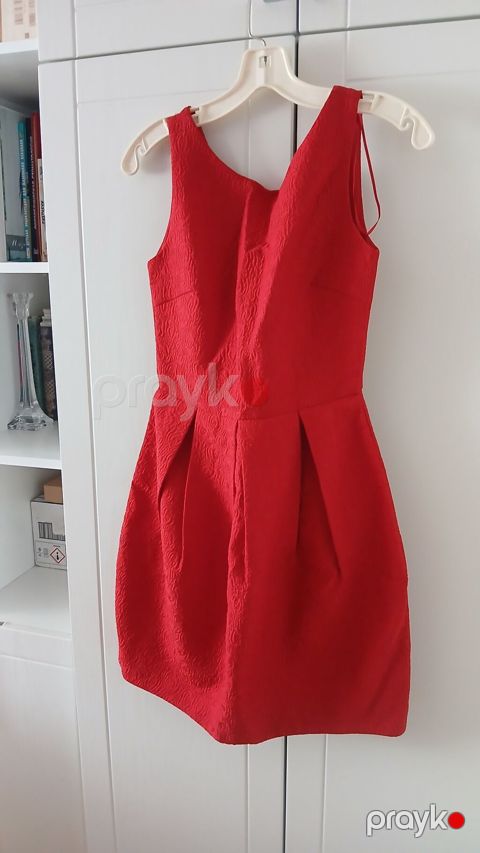Qırmızı qadın donu - Model: qolsuz, “sleeveless” A-kəsim/qələm arası — Bakı