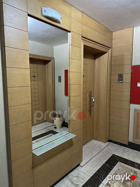 İcarəyə verilir 5 otaqlı yeni tikili 300 m²