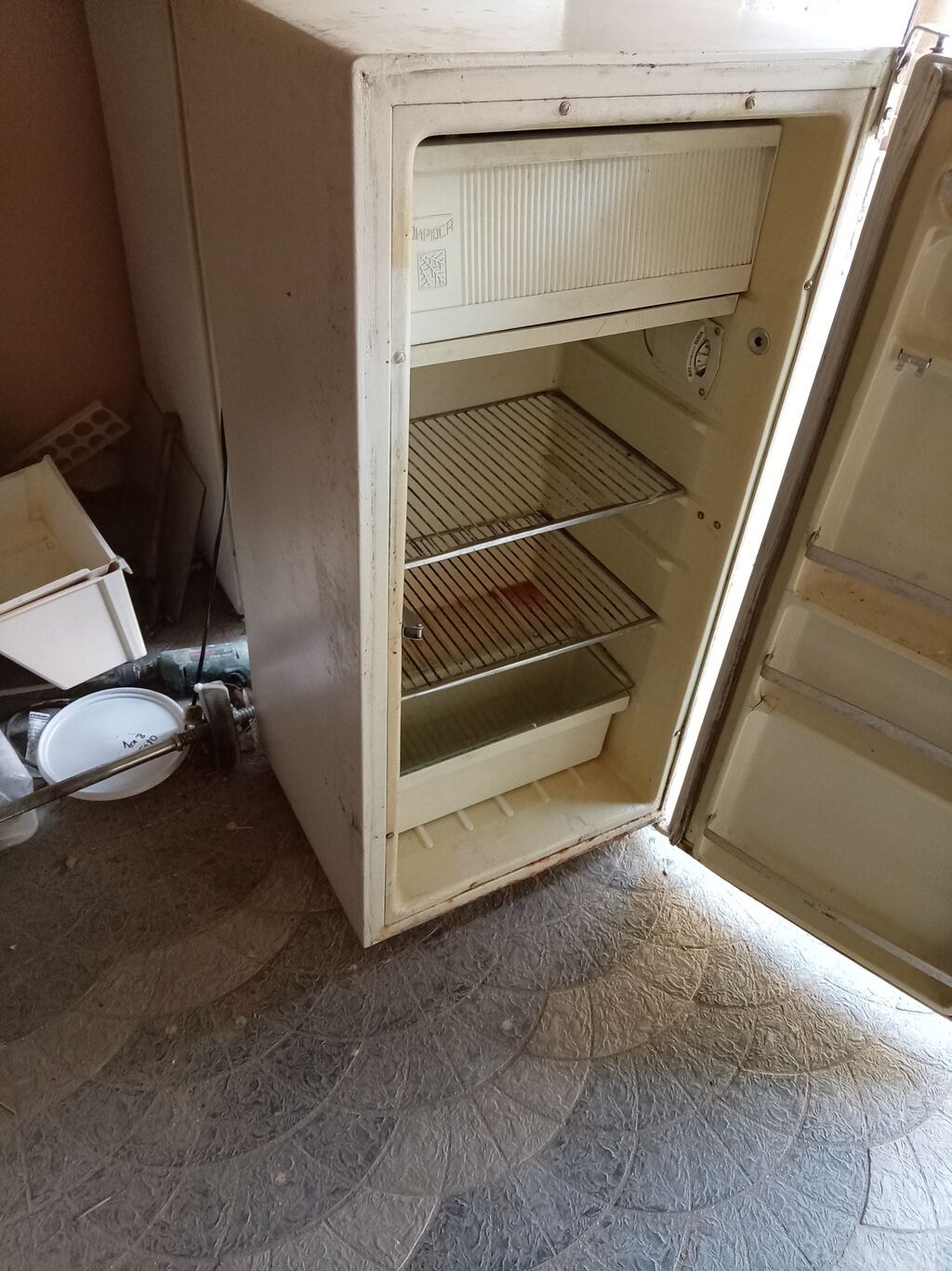 Kompakt birkameralı soyuducu - Aşağıda tərəvəz üçün geniş plastik — Soyuducular, Bakı (5)