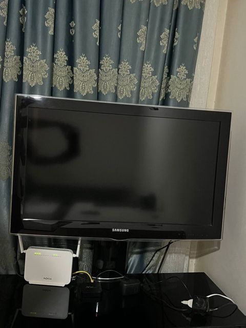 Samsung tv 82 sade ekran satilir 100azn yeni suraxani (2083)Gunel1 — Bakı