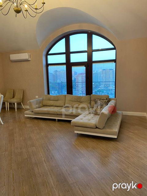 İcarəyə verilir 3 otaqlı yeni tikili 170 m²