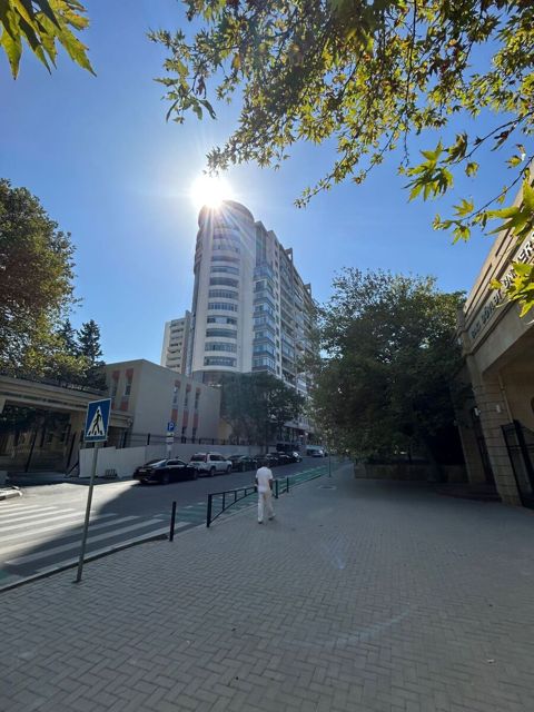 İcarəyə verilir 5 otaqlı yeni tikili 258 m² — Bakı