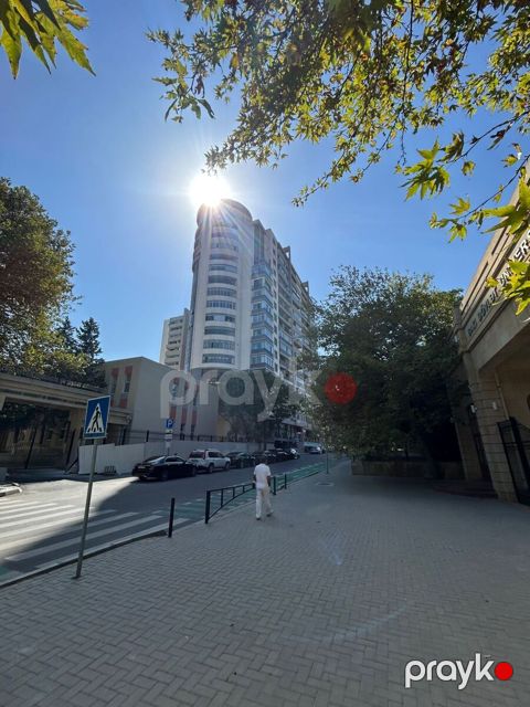 İcarəyə verilir 5 otaqlı yeni tikili 258 m²