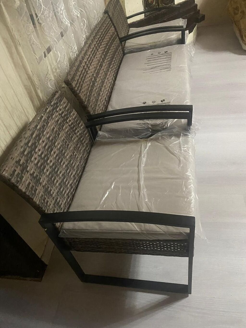 3 hissəli rattan oturma dəsti - Tərkib: 1 ədəd 4nəfərlik skamya və 2 — Mobilya dəstləri, Digah (2)