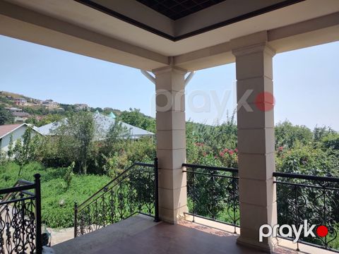 Satılır 4 otaqlı həyət evi/bağ evi 300 m²