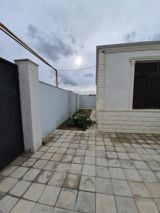 Həyət evi, Novxanı bağları — Ekber — House, cottage, summer house