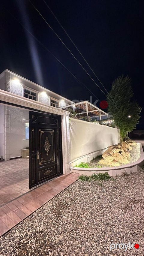 İcarəyə verilir 5 otaqlı həyət evi/bağ evi 180 m²