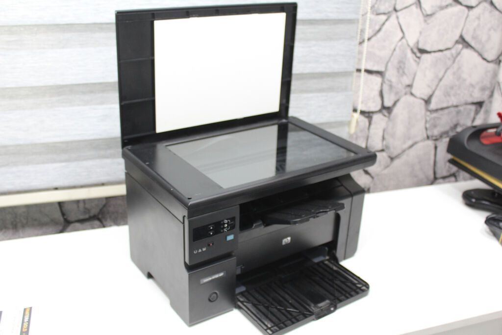 Lazer ağ-qara printer, kseroks, skaner. Tam işləkdir., problemi — Printerləri, Bakı (4)