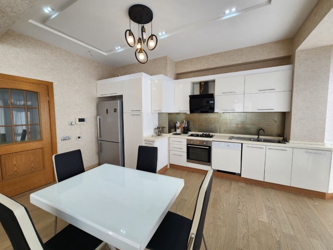 İcarəyə verilir 3 otaqlı yeni tikili 137 m² — Mənzil, Bakı (8)