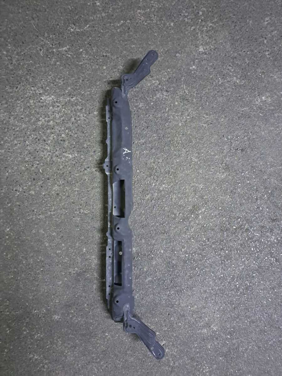 Hyundai Elantra 2015 radiator panelinin yuxarı hissəsi — Ehtiyat hissələri və aksesuarlar, Bakı (2)