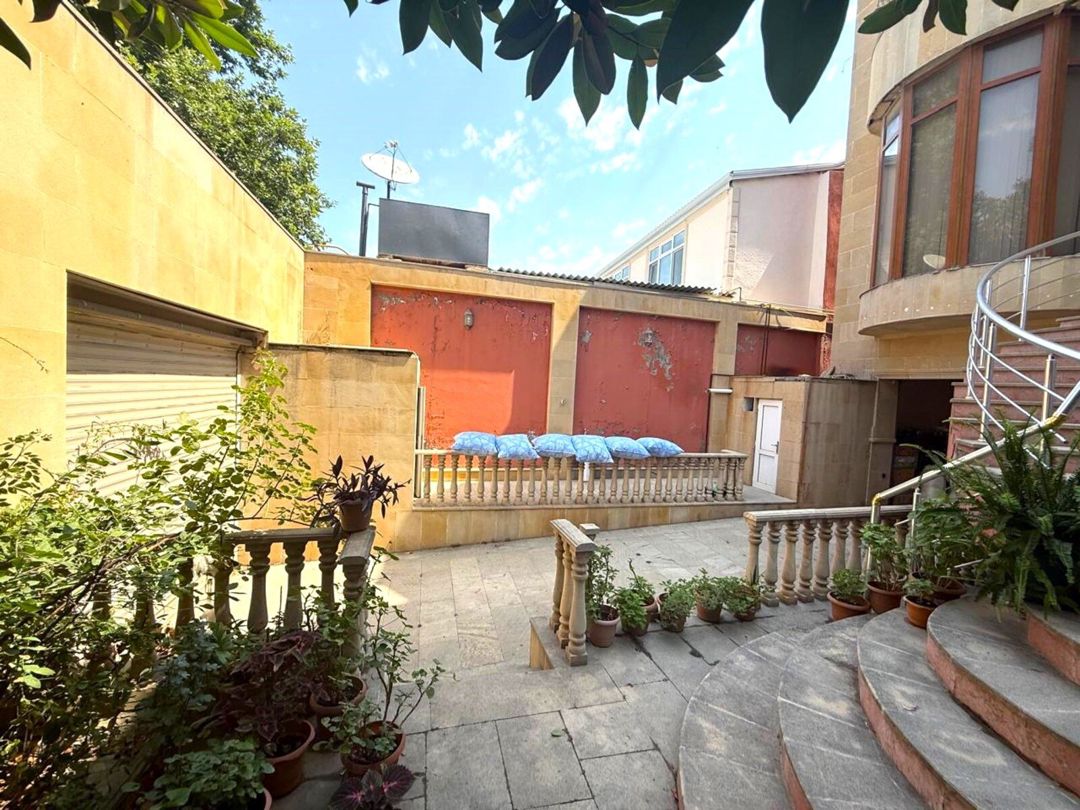 Satılır 6 otaqlı həyət evi/bağ evi 300 m² — Ev, villa, Bakı (4)
