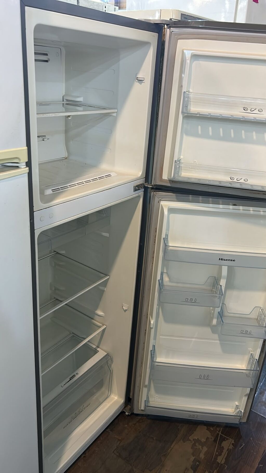 Hisense iki qapılı soyuducu (üstdə dondurucu) - Rəng: inox (paslanmaz — Soyuducular, Digah (2)