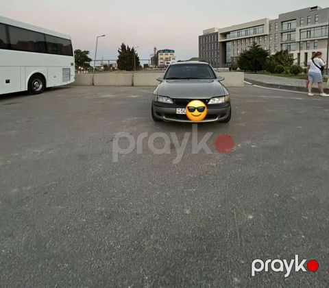 Opel Vectra: 1.8 l 1996 il 224000 km Sedan