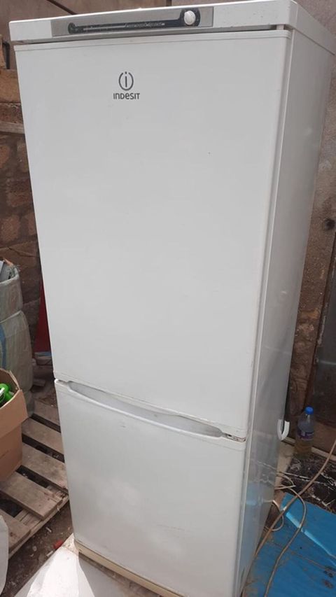Indesit iki qapılı soyuducu - Brend/model: Indesit, üst hissə — Güzdək