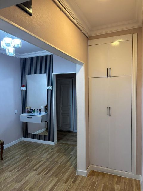 Satılır 4 otaqlı köhnə tikili 90 m² — Bakı