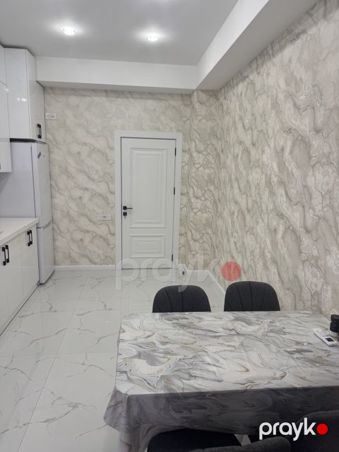 İcarəyə verilir 2 otaqlı yeni tikili 75 m²