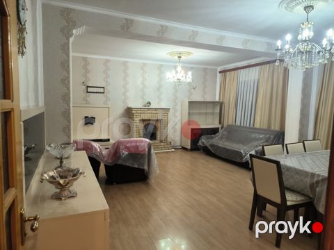 İcarəyə verilir 3 otaqlı köhnə tikili 86 m²