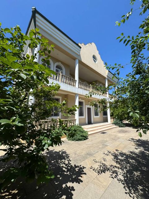 Satılır 6 otaqlı həyət evi/bağ evi 300 m² — Bakı