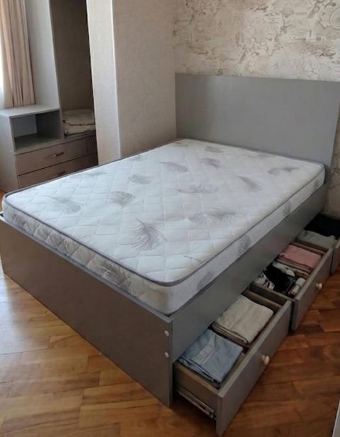 ((0011))*Asya* Qiymet. 160 azn. Taxt yaxşi veziyyetdedi