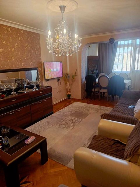 Satılır 3 otaqlı köhnə tikili 115 m² — Bakı