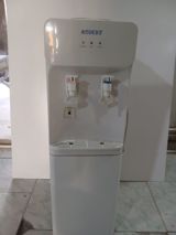 Quıcks su dispenseri – isti və soyuq su verən floor-standing model — Soyuq su dispenserləri və coolerlər