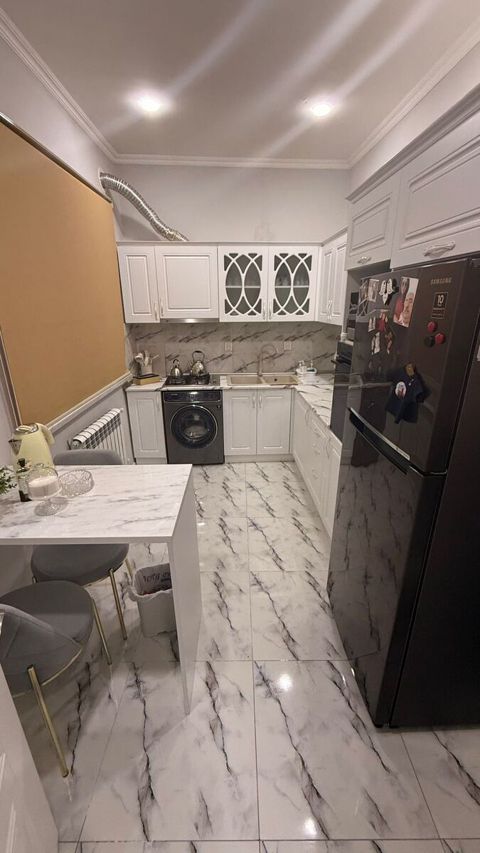 Satılır 4 otaqlı köhnə tikili 50 m² — Bakı