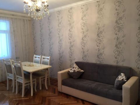Satılır 2 otaqlı köhnə tikili 60 m² — Bakı
