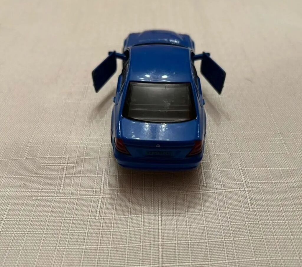 Mavi rəngli metal oyuncaq maşın – sedan model - Material: metal — Oyuncaq nəqliyyatı, Bakı (7)
