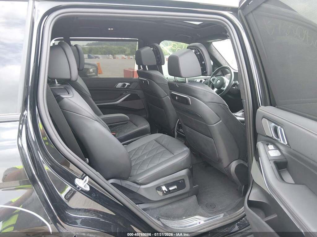 BMW X7, 3.0 L, 2025 il, 26 986 km — Avtomobillər (11)