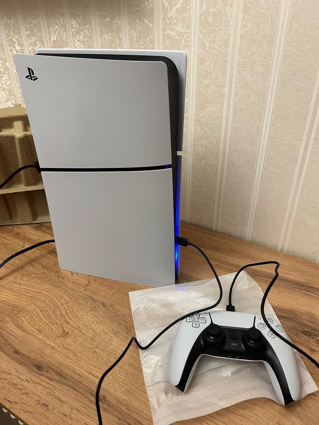 Sony PlayStation 5 Slim (Diskli Versiya) oyun konsolu və 1 ədəd — Oyun konsolları, Bakı (2)