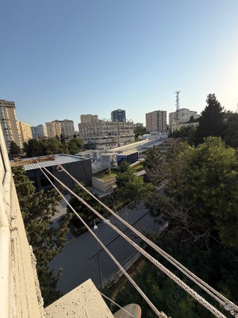Satılır 2 otaqlı köhnə tikili 55 m² — Bakı