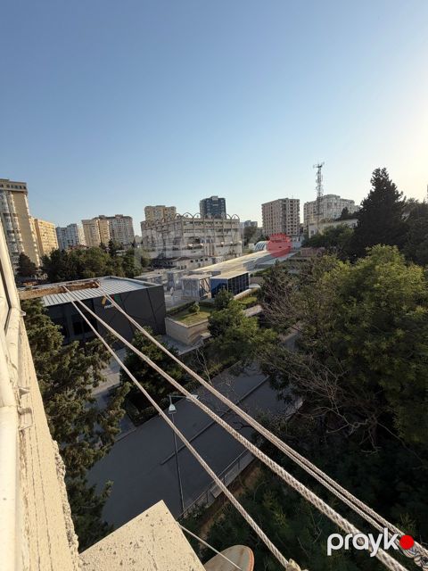 Satılır 2 otaqlı köhnə tikili 55 m²