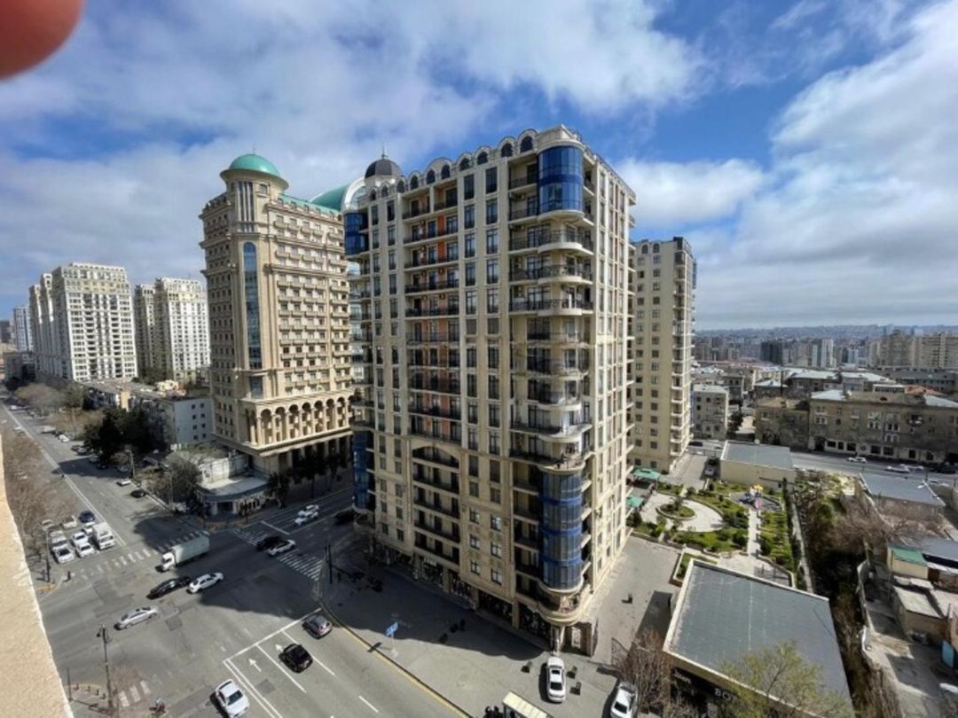 Satılır 4 otaqlı yeni tikili 221 m² — Mənzil, Bakı (2)
