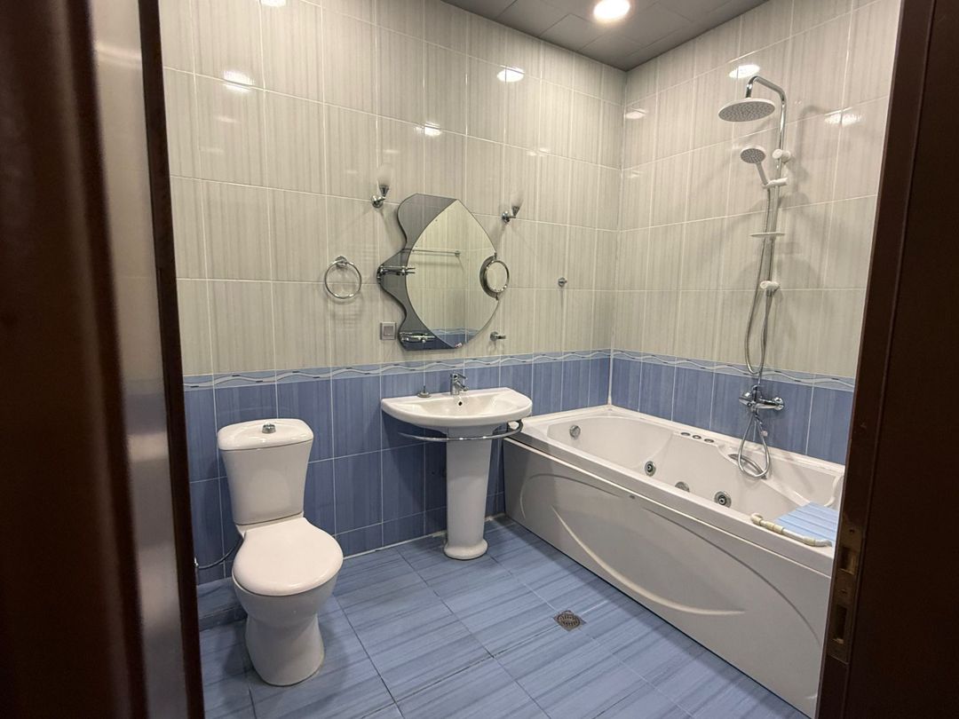 İcarəyə verilir 4 otaqlı yeni tikili 160 m² — Mənzil, Bakı (8)