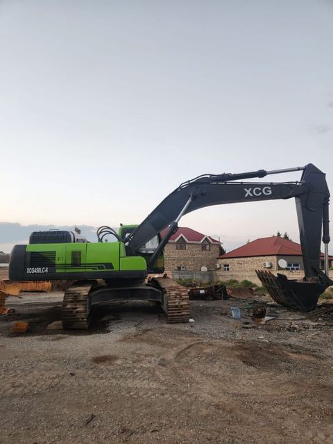 XCG XCG450LC-8 paletli ekskavator Xüsusiyyətlər: - Model: XCG450LC-8 — Digah