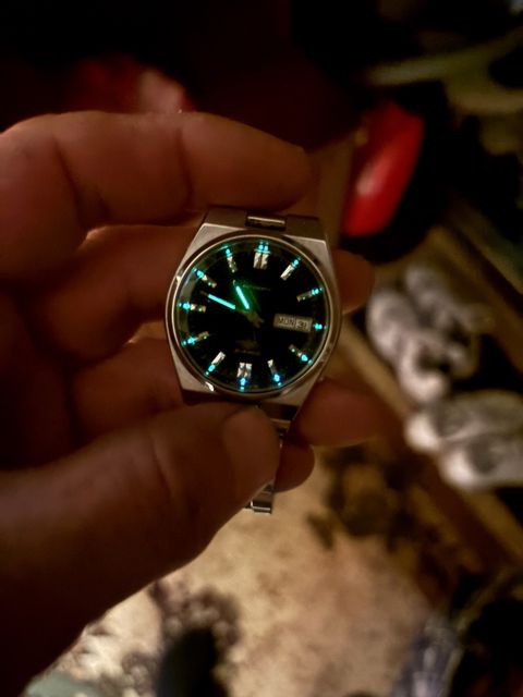 Citizen qol saatı — Wristwatches