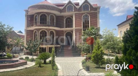 Satılır 9 otaqlı həyət evi/bağ evi 535 m²