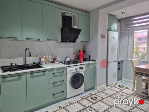 Satılır 4 otaqlı köhnə tikili 125 m²