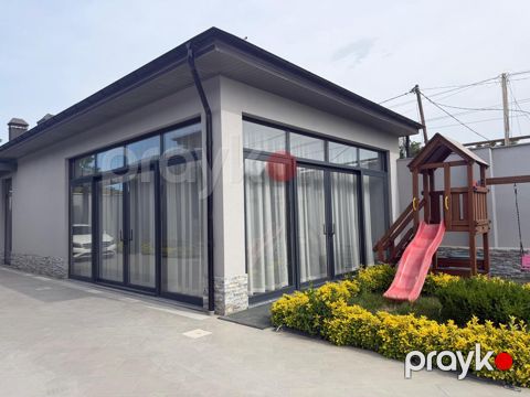 Satılır 5 otaqlı həyət evi/bağ evi 400 m²