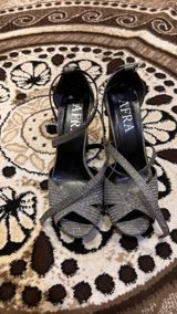 Afra qadın ayaqqabısı – parıltılı gümüşü rəngdə platformalı sandal. 1 — Lala