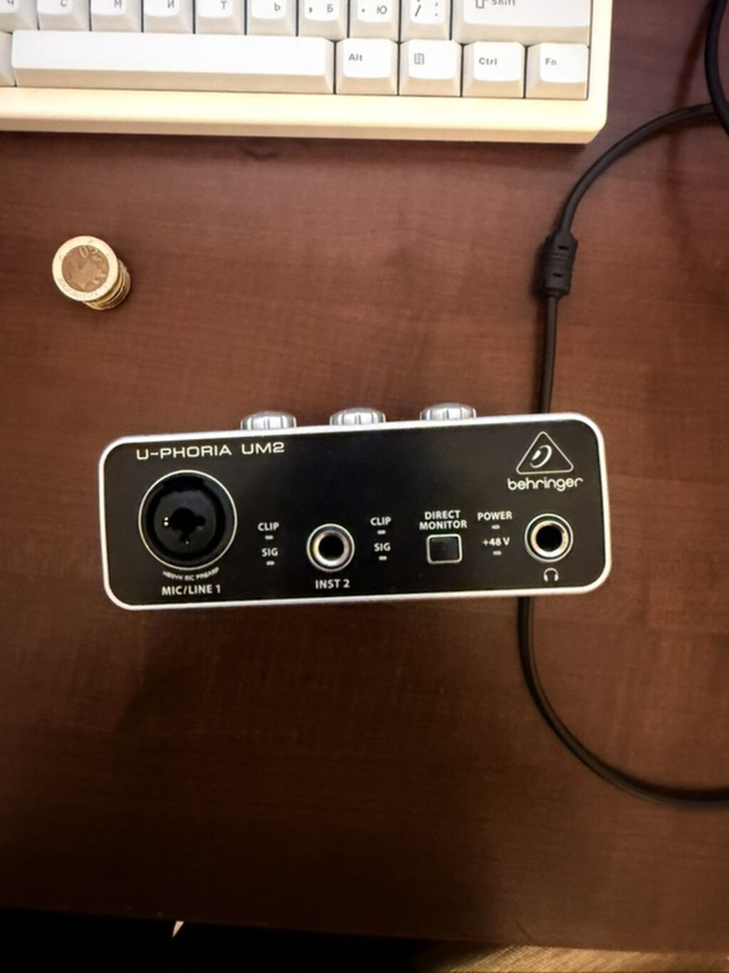 Behringer U-phorıa UM2 USB audio interfeysi Xüsusiyyətlər: - 2 giriş — Studiya və konsert üçün, Bakı (2)