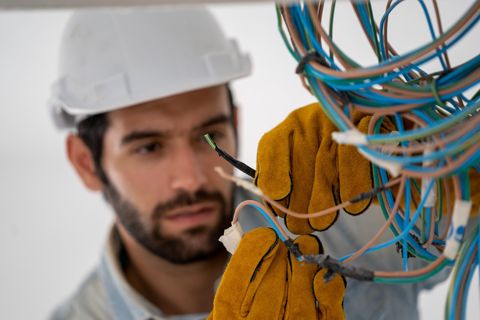 Elektrik xidməti — Bakı