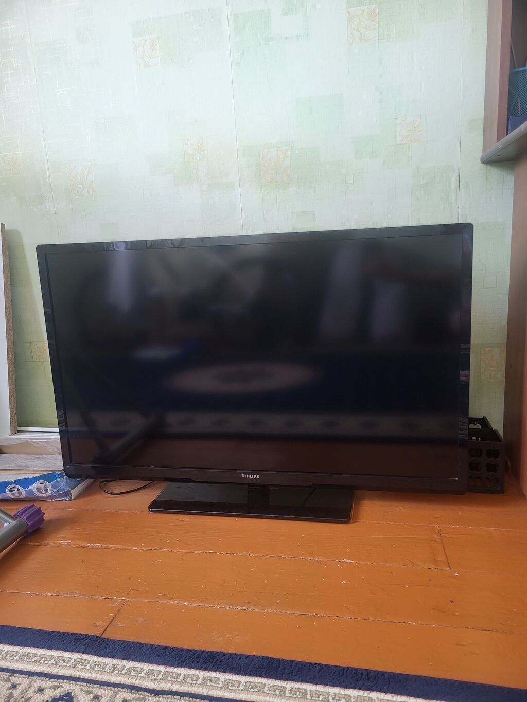 Televizoru zapcast üçün satıram. Ekranında problem var. Philips — Televizorlar, Digah