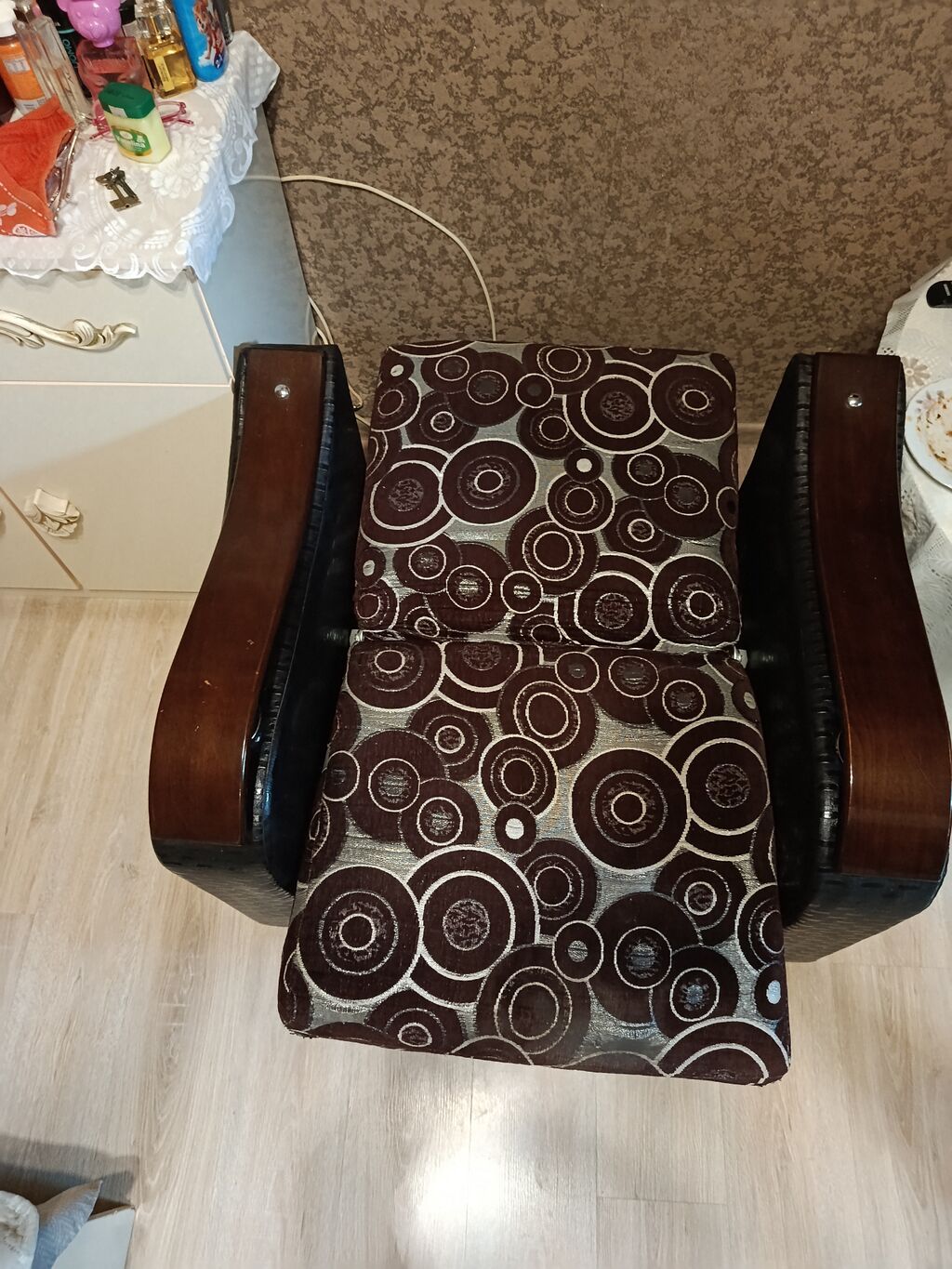 Kreslo – geniş oturacaq və gizli sandıq çekmeci ilə - Model: Tək — Kreslolar, Bakı (3)