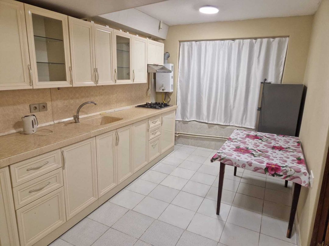 İcarəyə verilir 2 otaqlı köhnə tikili 56 m² — Mənzil, Bakı (10)
